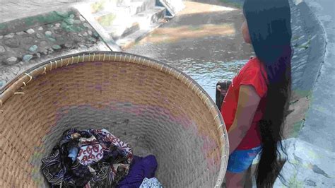Anak Gadis Desa Berambut Panjang Nyuci Baju Di Sungai Youtube