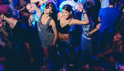 Produced by rashida jones and directed by ronna gradus & jilly bauer, this fascinating. Best Belgrade parties: Hot Mess Birthday No.2 *PHOTOS*