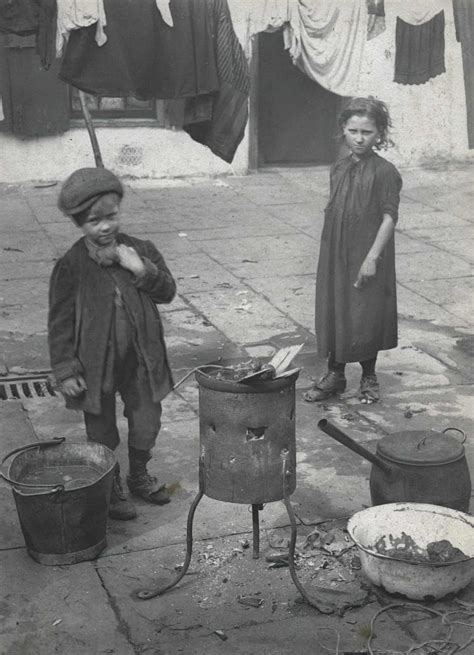 Spitalfields Nippers Londons Poorest Children In The Early 1900s In