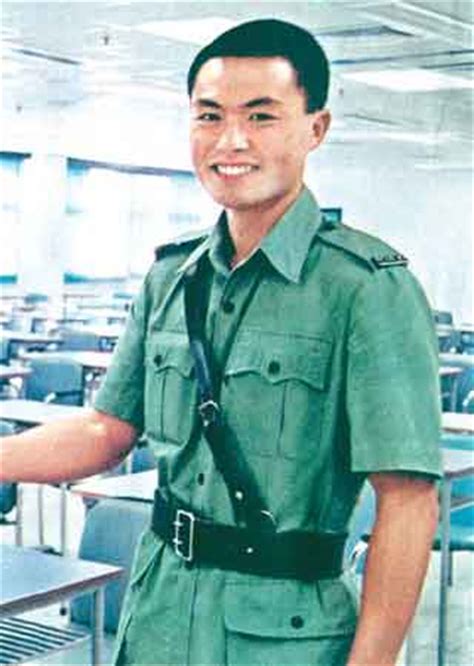 Explore tweets of 小舞酱 @wuuuuuucy on twitter. 香港警察枪战案殉职警员死前击毙嫌犯(组图)_新闻中心_新浪网