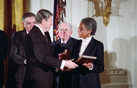 This Day In Dodgers History Jackie Robinson Awarded Presidential Medal
