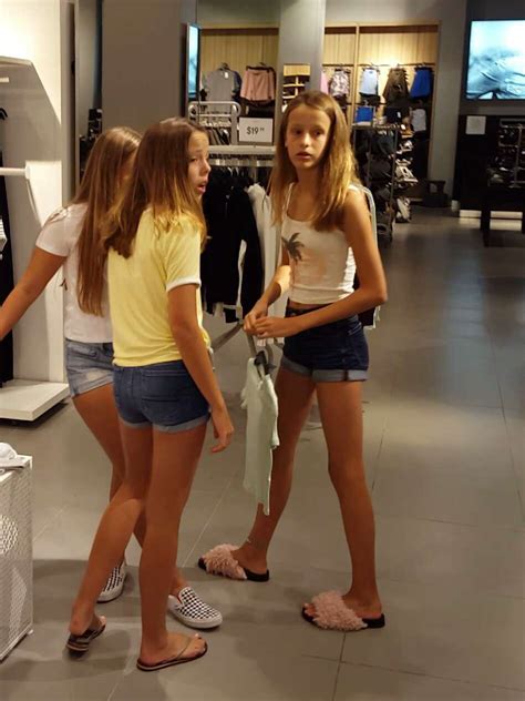 Young Teens At The Mall Candid Sexy Candid Girls With