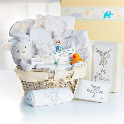 What to expect when you're expecting? Twinkle, Twinkle, Little Star Baby Hamper In Cream ...