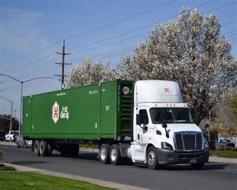 Top 10 Biggest Trucking Companies In Usa