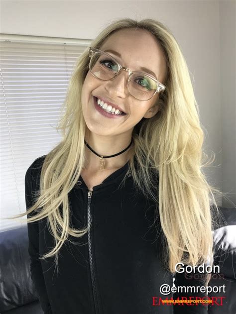 Cam Sensation Ginger Banks To Appear At Pornhub Cabana Booth At Camcon