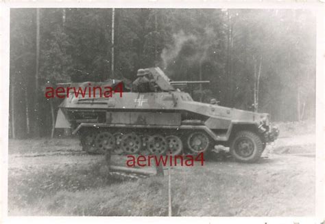 Schützenpanzer Sd Kfz 251 10 mit 3 7 Pa K bei Lugau Russland Ostfront