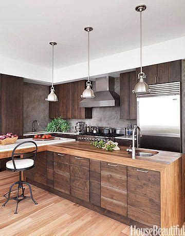 It would have been a shame to tear them out, and replacing them with a similar grade cabinet would have cost. Smooth Lines and Dark Neutrals #cocinasClasicas | Modern ...