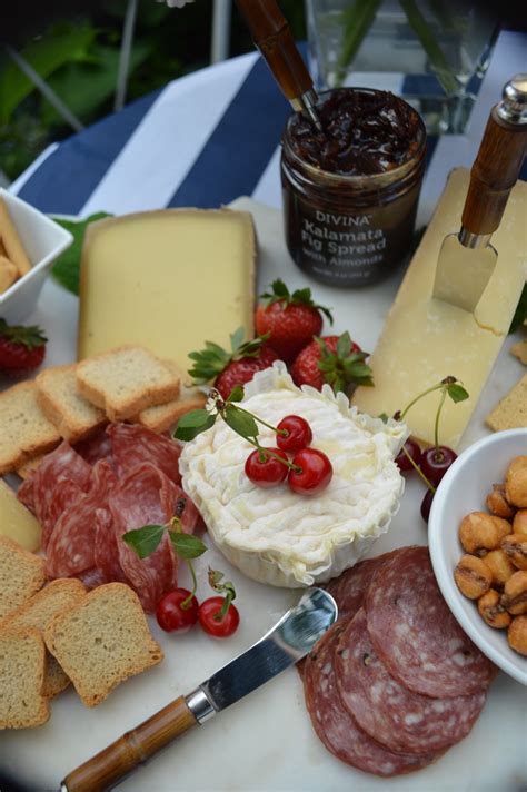 Easy Cheese And Meat Tray