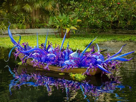 5 Highlights From The Dale Chihuly Exhibition At Gardens By The Bay