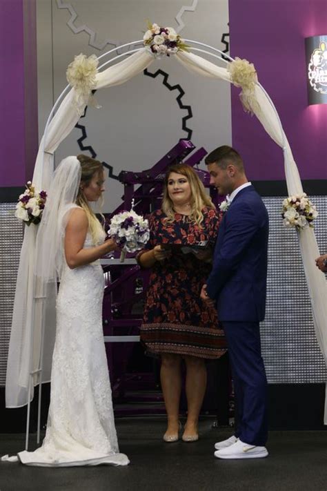 This Couples Planet Fitness Wedding Photos Will Live Forever As Their