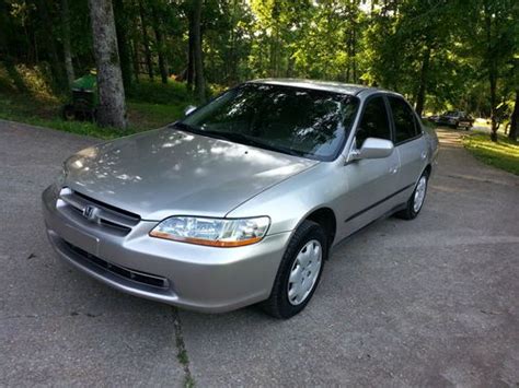 Find Used 1999 Honda Accord Lx Sedan 4 Door 23l In Lebanon Tennessee