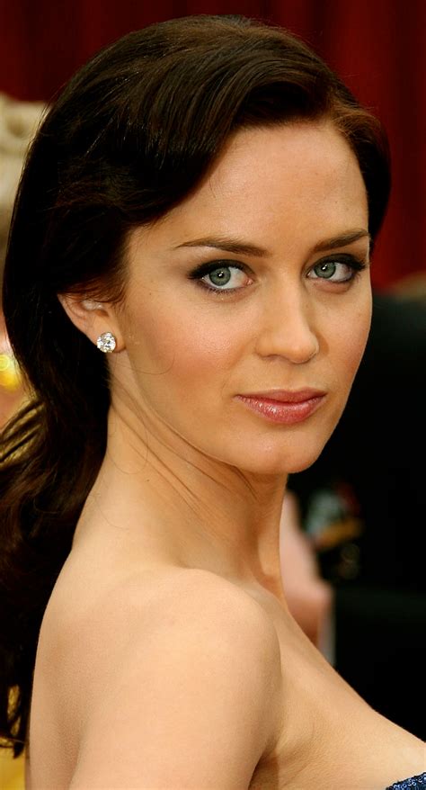 #staythefhome we are in this together. Emily Blunt in sexy shape after having her first baby ...