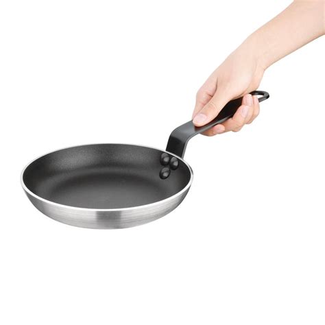 Nisbets Essentials Non Stick Teflon Frying Pan 200mm Dg164 Buy