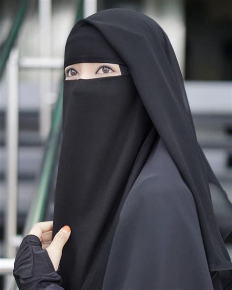Pin On Hijab Niqab Borka Jilbab Khimar Burka