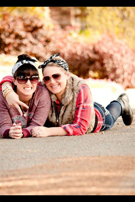 Best Friends Pose Pic Ideas ♡ Bff And Relationship Goals Pinterest