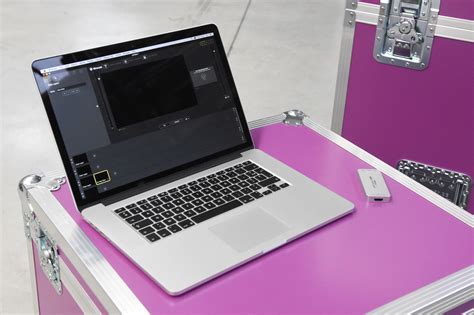 Do i even need a video game capture card? Apple Macbook Pro met Wirecast Studio 8 + capture card huren bij STAKE5.be