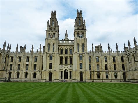 Oxford University Photo Credit ©falcopixabay Guide London