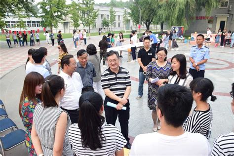 学校领导在涿州校区与师生共度中秋佳节中国劳动关系学院组宣部