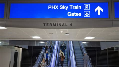 Arizona Coronavirus Reopening Phoenix Airport Reports More Passengers