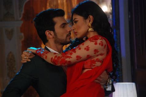 Top Hottest Scenes From Naagin Iwmbuzz