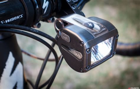 Specialized FLUX lights review | CyclingTips