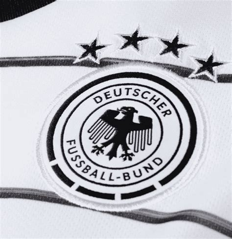 Download the dfb logo for free in png or eps vector formats. dfb-logo-trikot-2020 - Fußball EM 2020