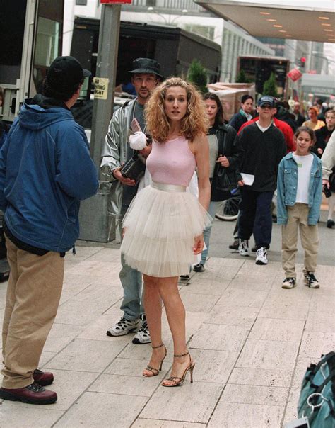 Iconic Carrie Bradshaw Outfits To Inspire Your Summer Style Hot Sex