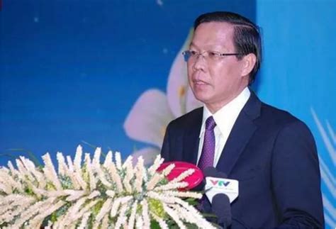 Hcm city officials present flowers to new chairman phan van mai. 15 Bí thư tỉnh, thành vừa được Bộ Chính trị bổ nhiệm gồm những ai?