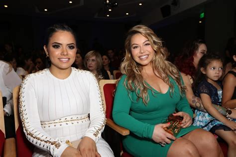 My story, my way authored by jenni rivera before her death and was published posthumously in july 2013. Jenni Rivera mariposa de barrio, fotos de la presentación ...