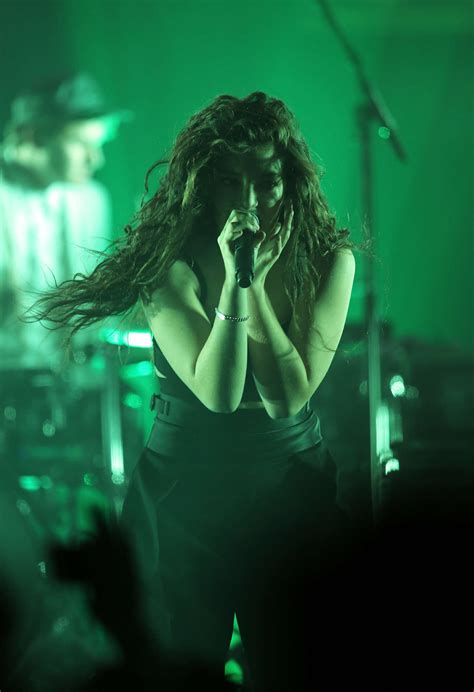 lorde performing live in new zealand 38 gotceleb