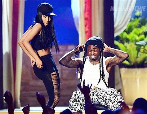 Chingycheddah Blog Photos And Video Nicki Minaj Performed Lap Dance On Lil Wayne At The