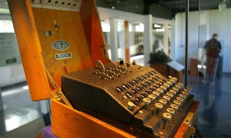 Máquina Enigma Nazi Para Cifrar Mensajes Fue Subastada Por 117800 De