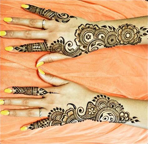 Gambar di atas merupakan salah satu motif yang bisa digunakan. 100 Gambar Henna Tangan yang Cantik dan Simple Beserta Cara Membuatnya - Rejeki Nomplok