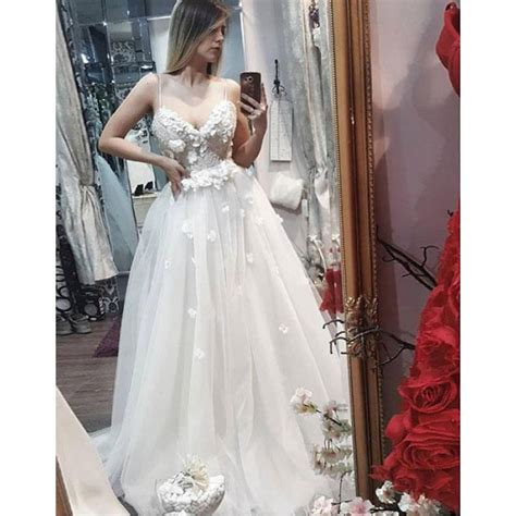 Elegant White Spaghetti Straps Lace Appliques Wedding Dresssleeveless