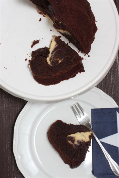 Maybe you would like to learn more about one of these? Ostern mit einem Schokoladen Kuchen mit einer Cheesecake ...