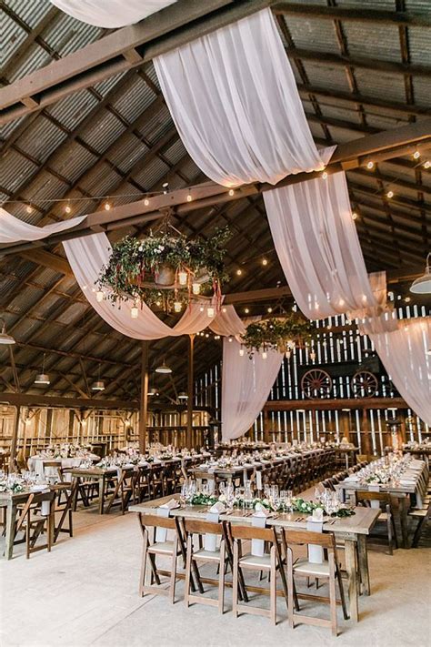 20 Gorgeous Rustic Country Barn Wedding Decoration Ideas
