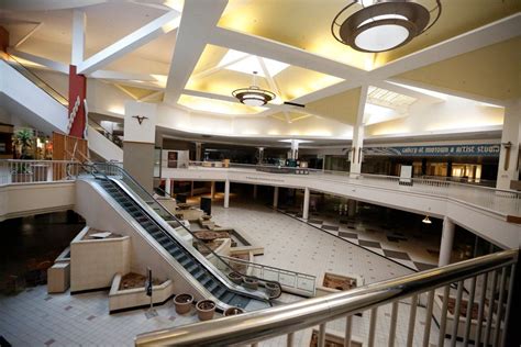 Valley View Center S Remaining Tenants Suddenly Booted From Dead North Dallas Mall — And For What