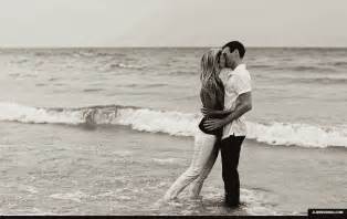 Kissing At Beach Gifs WiffleGif