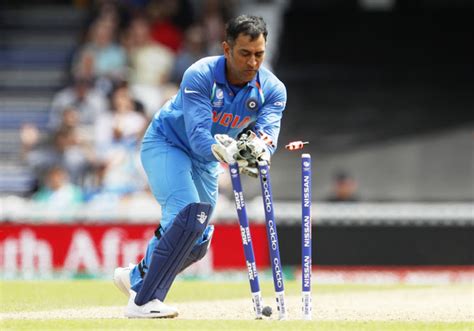 Mahi Way Dhonis Style Of Keeping Works For Him Cricket