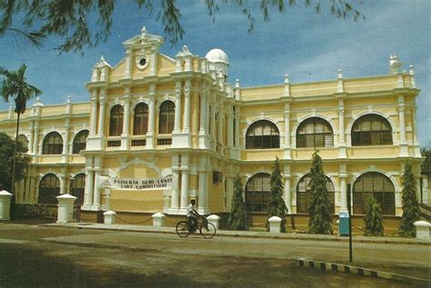 Opened in 1962, the penang state museum and art gallery tells the history of penang through its collection of photographs, artifacts, paintings and other works of art. The Penang Museum, 1987 | This museum and art gallery is ...
