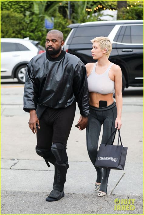 Kanye West Wife Bianca Censori Wear Athleisure Outfits For Dinner 54600