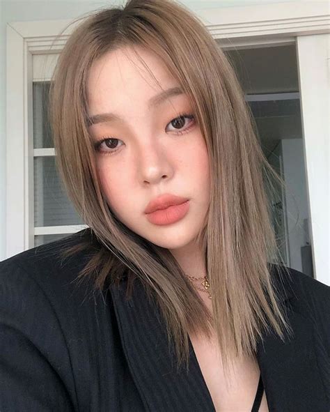 희주 Heejoo En Instagram 🤓 In 2020 Girl Hair Colors Korean Hair