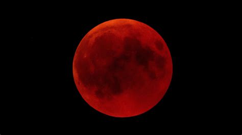 Lunar Eclipse 2021 How To Watch The Blood Moon Supermoon And Lunar