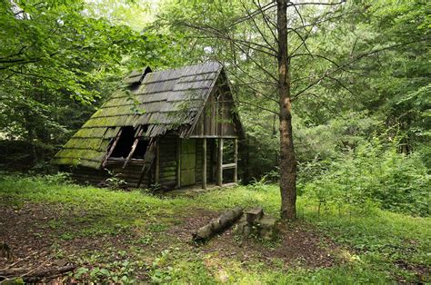 Abandoned Cabin Near The Village Of Log Cabin Exterior Cabin How