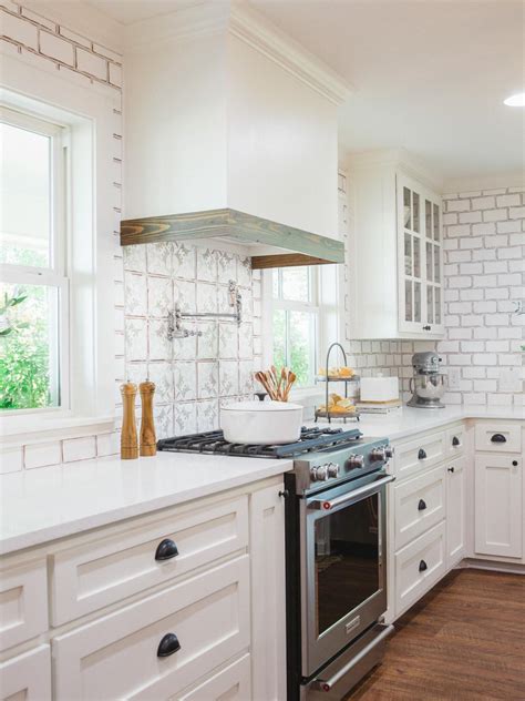 Joanna gaines, the show's designer, steered and continues to guide the ship of this country's aesthetics. Photos | HGTV's Fixer Upper With Chip and Joanna Gaines | HGTV