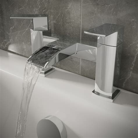 Best infant bath tub, white baby spa tub with soft waterfall therapy. Tabor™ Waterfall Bath Filler