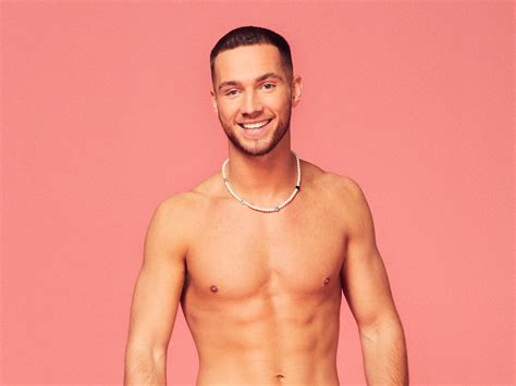 Who Is Love Island Star Ron Hall Meet Itv2 Shows First Ever Partially