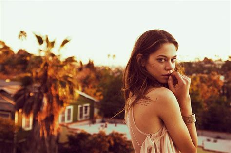 Analeigh Tipton Sports Bohemian Style For So It Goes 1 With Images Hippie Style Fashion Me