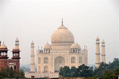 10 astonishing facts about the taj mahal with images taj mahal wonders of the world india
