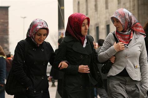 Do you have to wear a hijab in Istanbul? 2